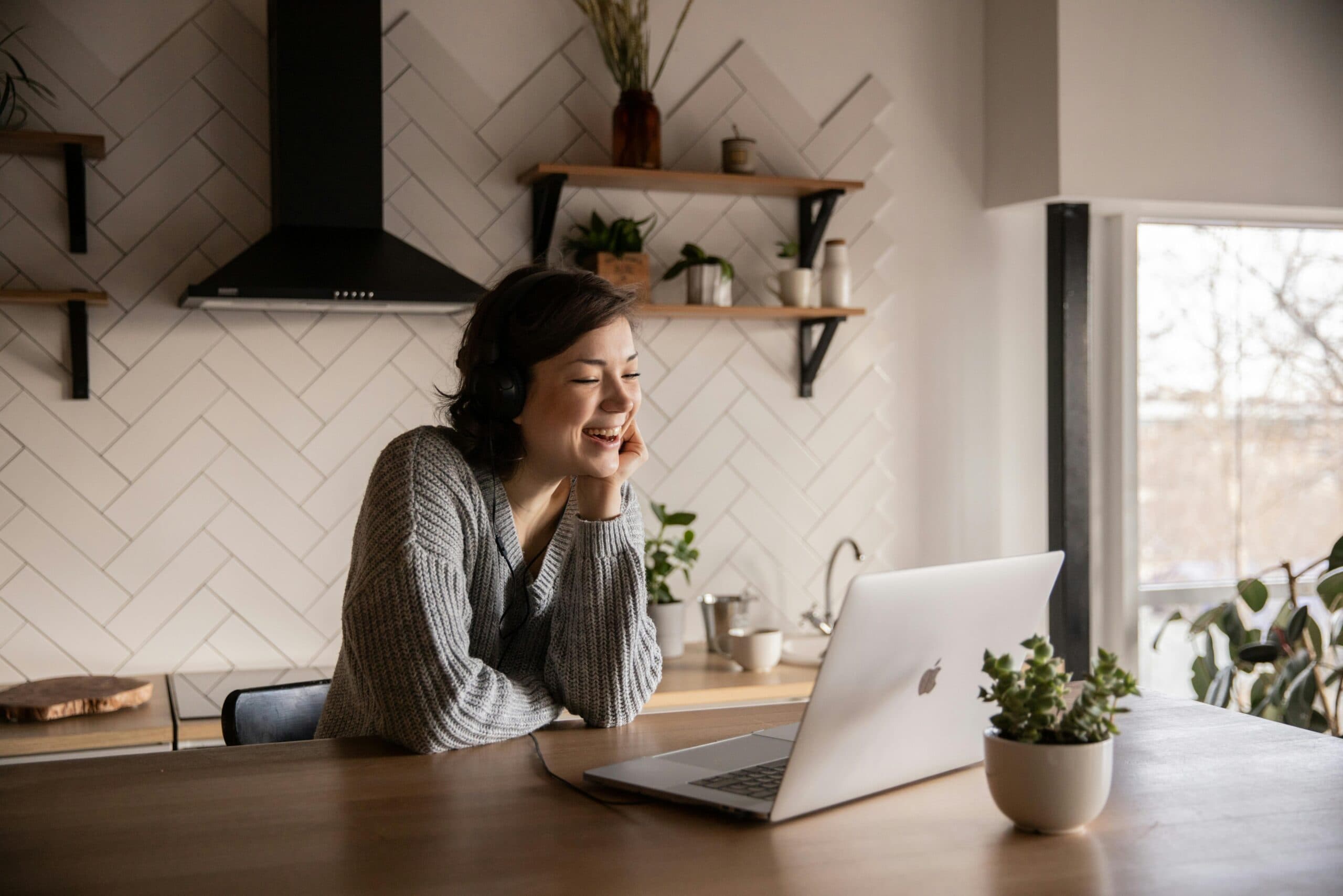 The Future of Notarization: The Benefits of Using Looking Glass Runners Online Notary Service